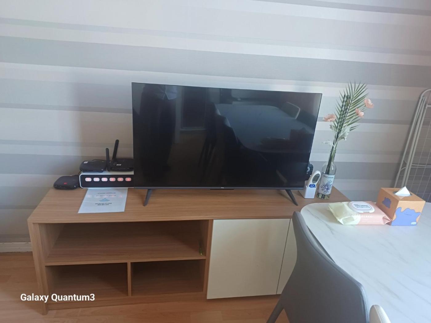 Hongdae Guesthouse2 1Min From Hongik Uni Station Exit #1 Seoul Ngoại thất bức ảnh